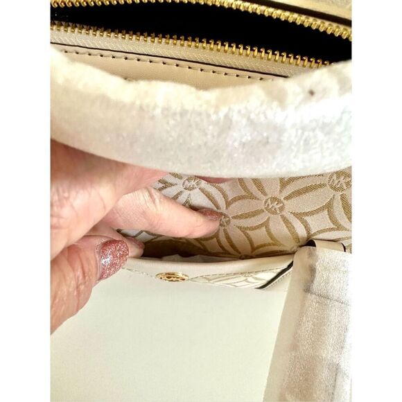 Michael Kors medium logo jacquard duffle bag crossbody •New with tags - Picture 7 of 16